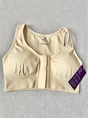 Body & Bra Seamless Front Closure Bra Beige Nude Wireless Size M NWT